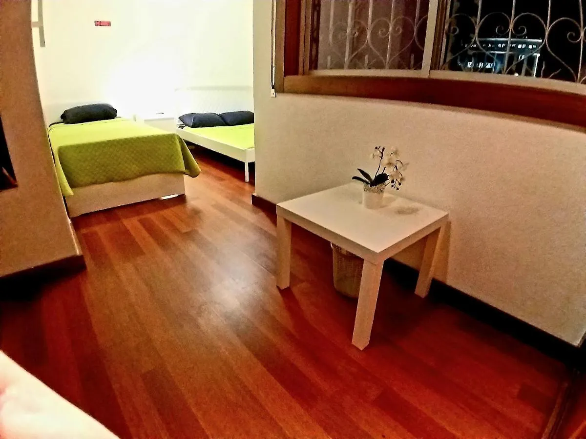 Theorynomad Al Lisboa Hostel